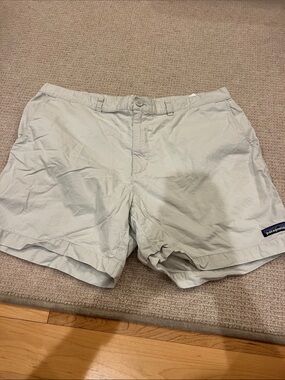 Patagonia Men’s Light Khaki Casual Shorts
Size: 38
